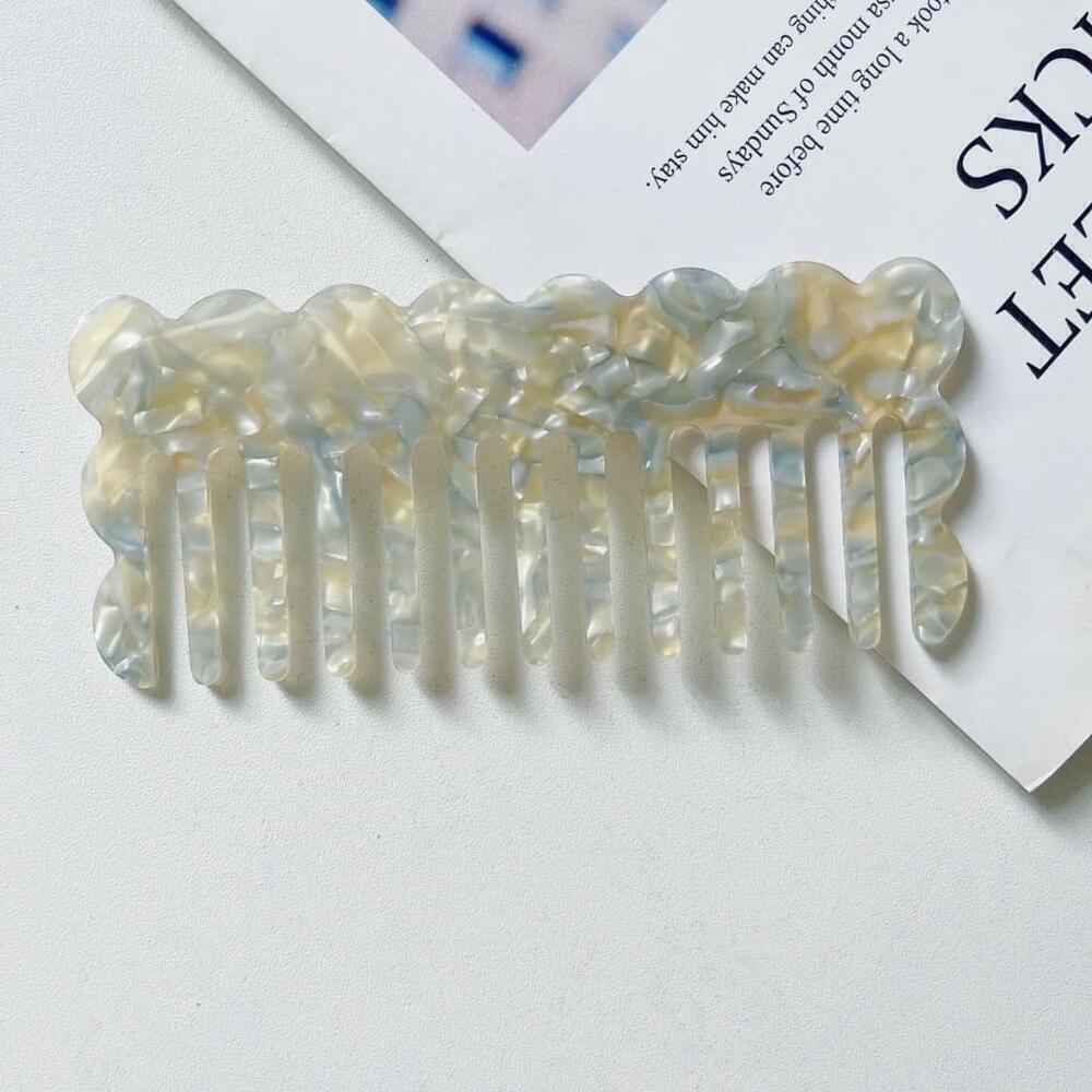 Wavy Hair Comb In Gray